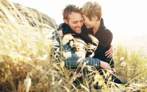 Couple Grass Love Smiles Hugs 2560×1600