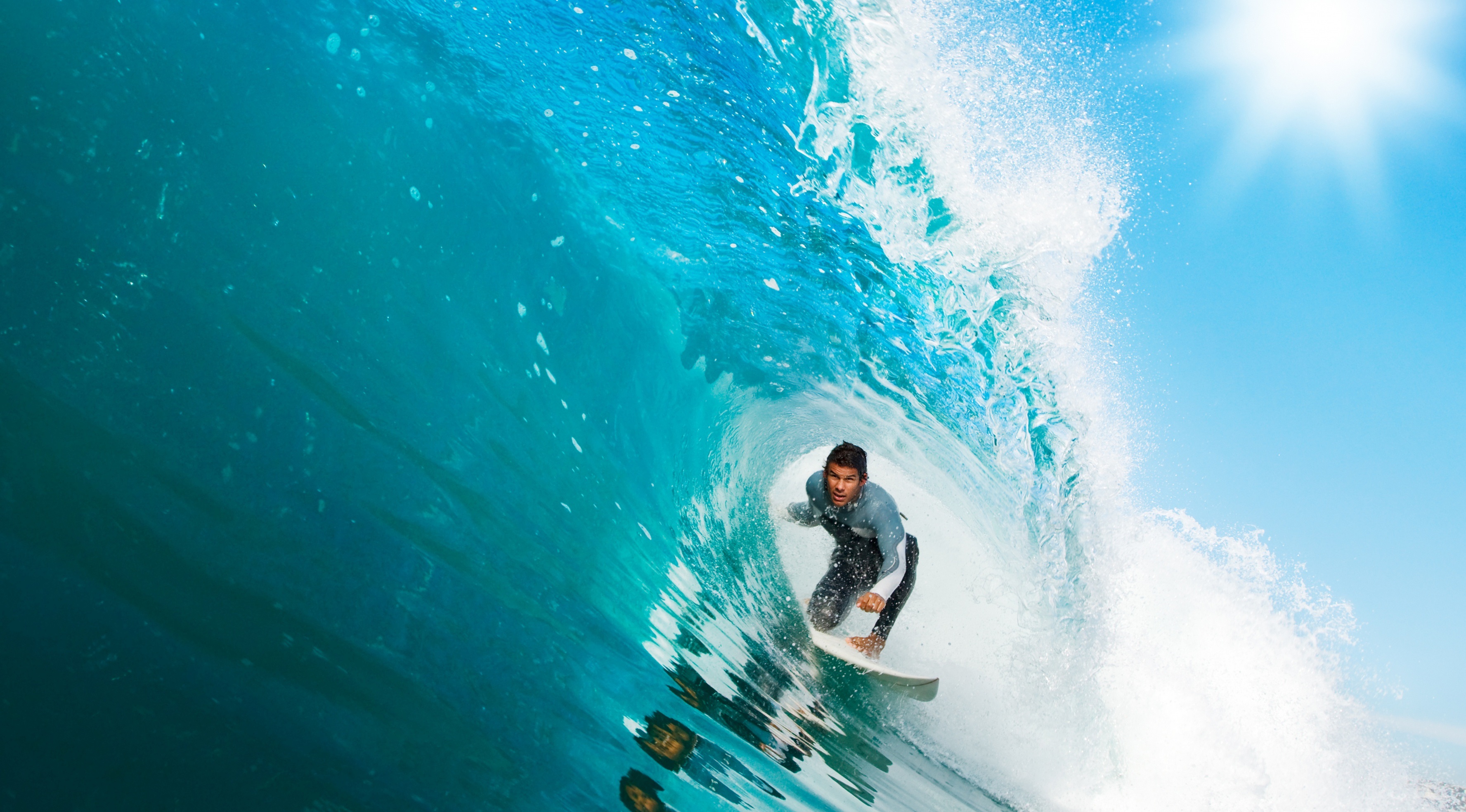 Surfing A Wave HD wallpaper