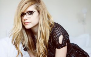 Avril lavigne, Glasses, Dress, Look, Hair