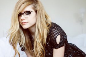 Avril lavigne, Glasses, Dress, Look, Hair