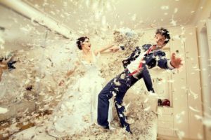 Wedding Down Bride Groom Dress Fight