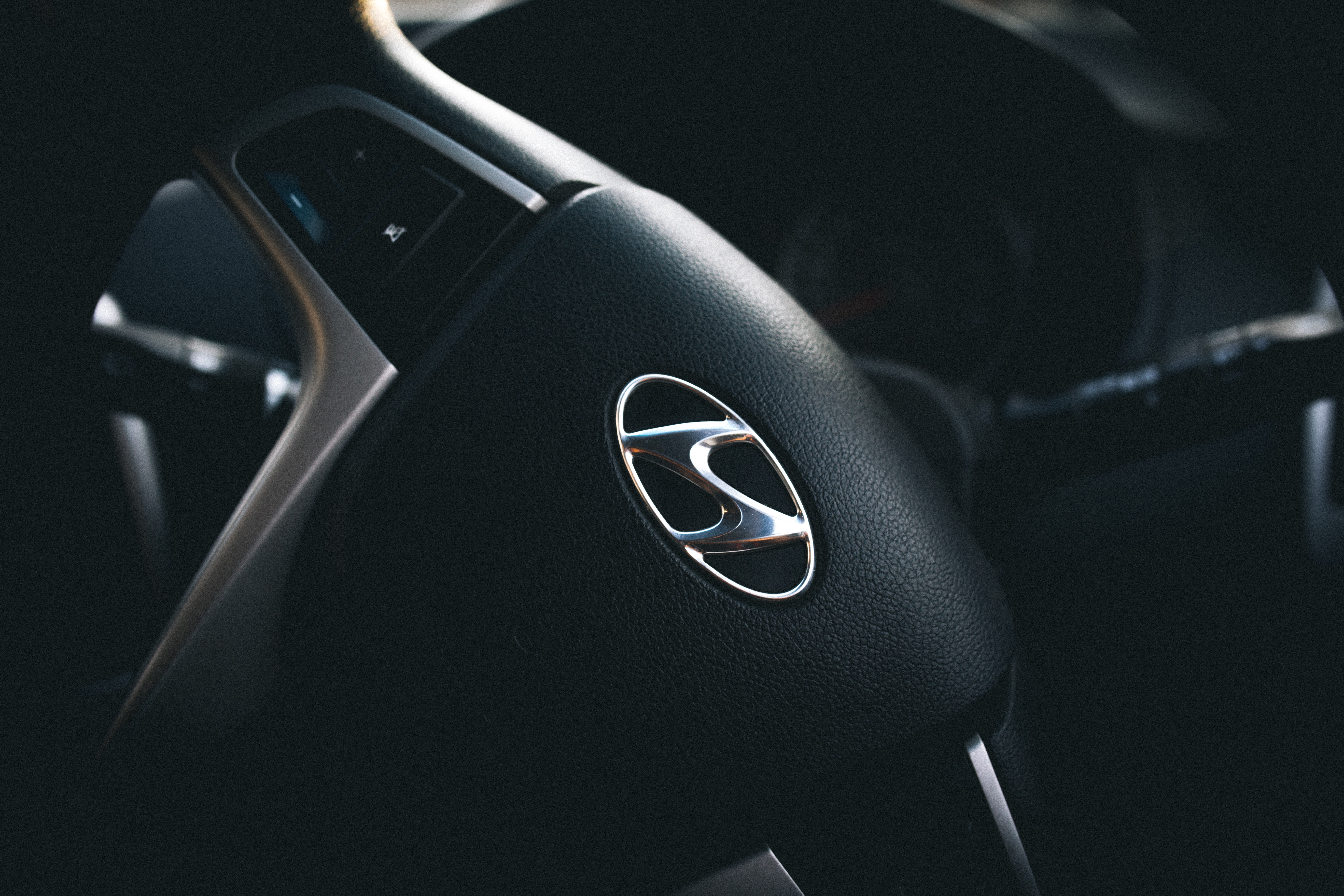 Hyundai Steering wheel Logo