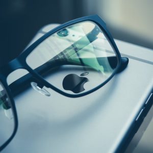 apple eye glasses iphone