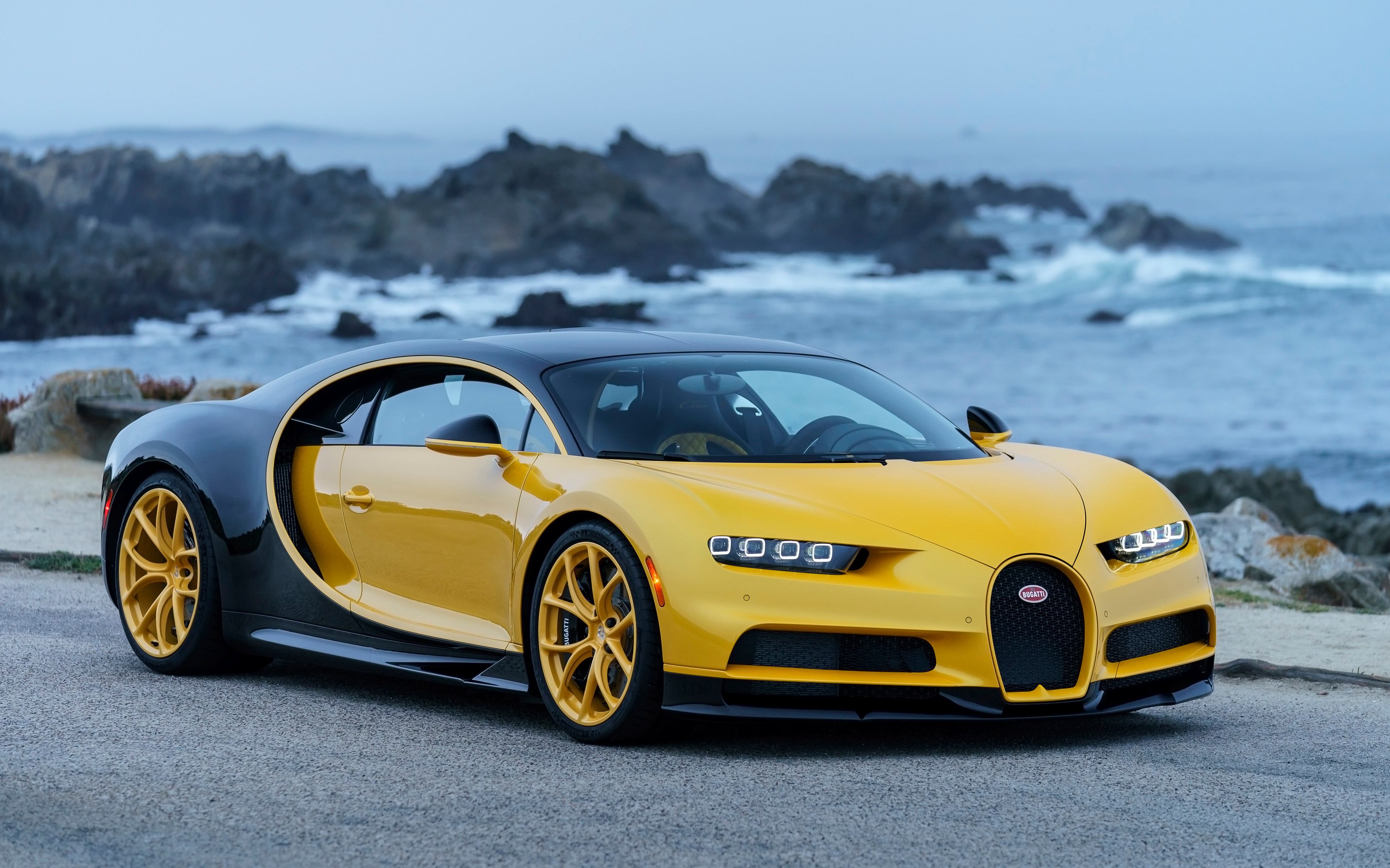 2018 Bugatti Chiron Yellow and Black 4K Wallpapers