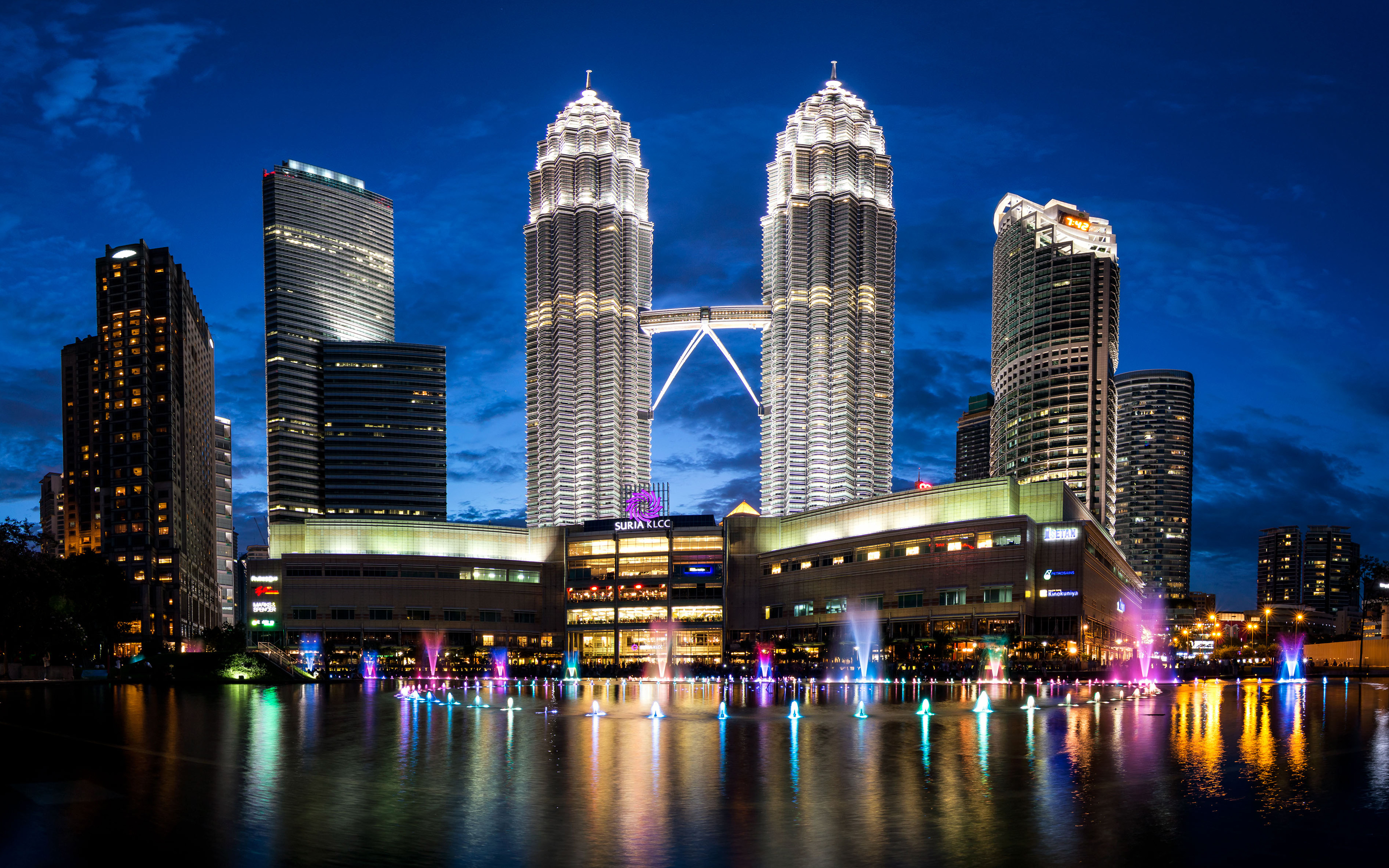 Petronas Towers Malaysia Skyline 4K Wallpapers
