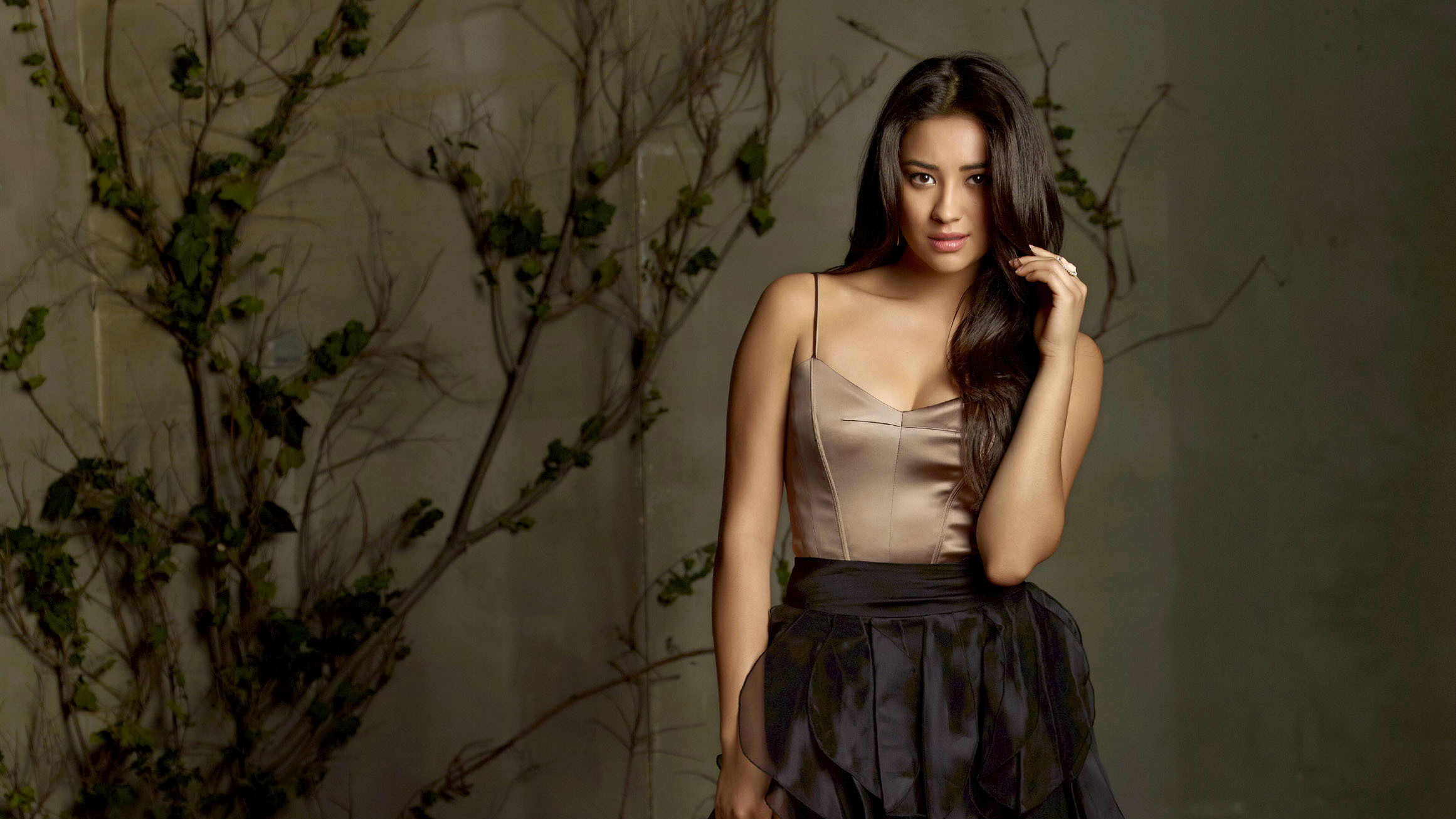 Shay Mitchell HD Wallpapers