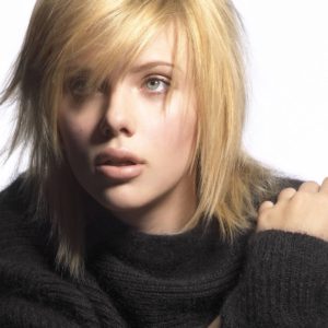 New Latest Hair Style of Hollywood Actress Scarlett Johansson Wallpaper