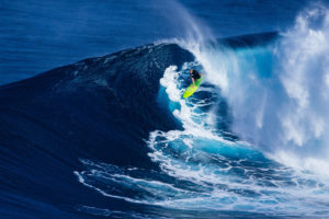 Surfing Ocean Waves 4K HD Wallpapers