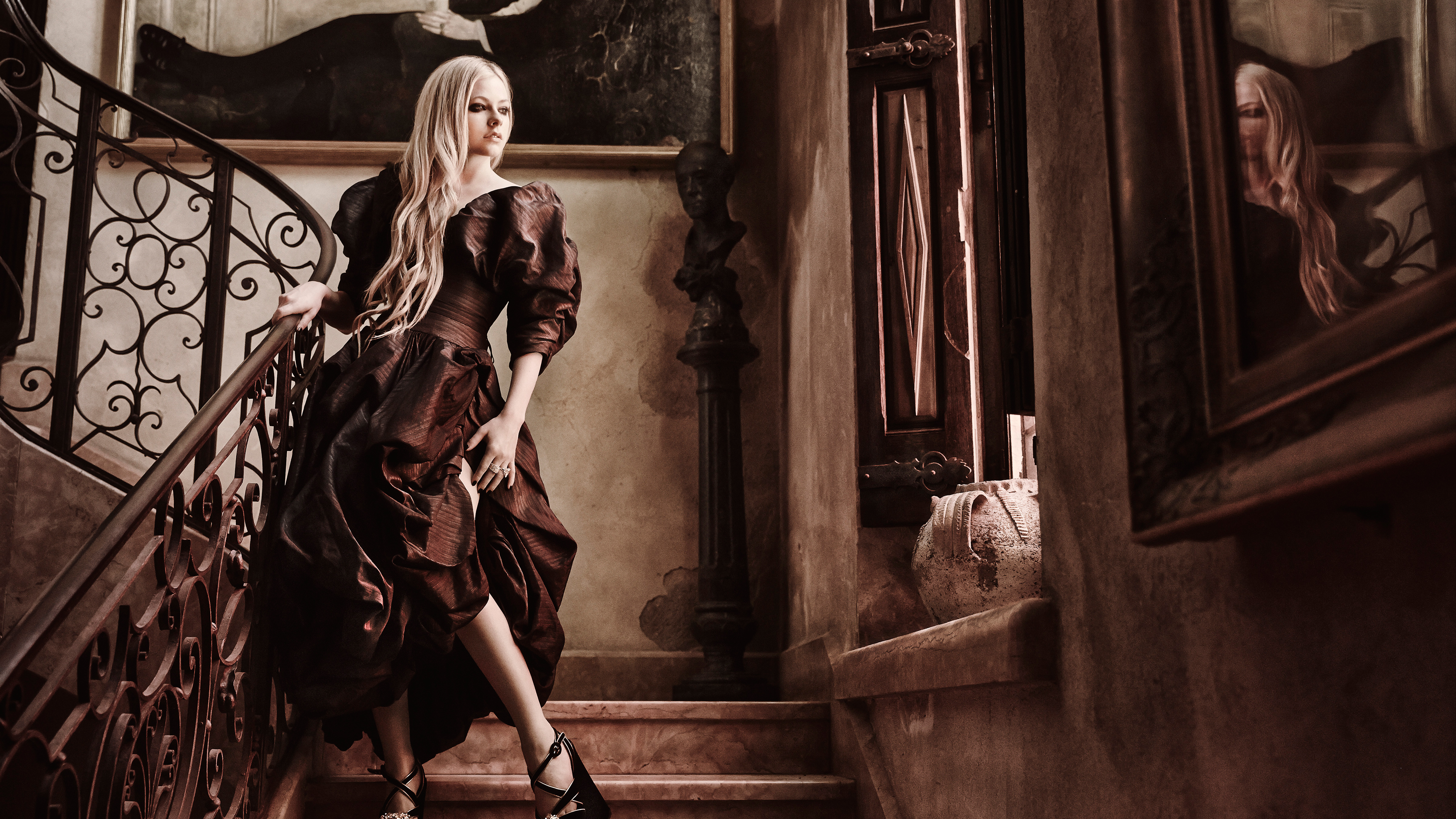 Avril Lavigne 5K Wallpapers