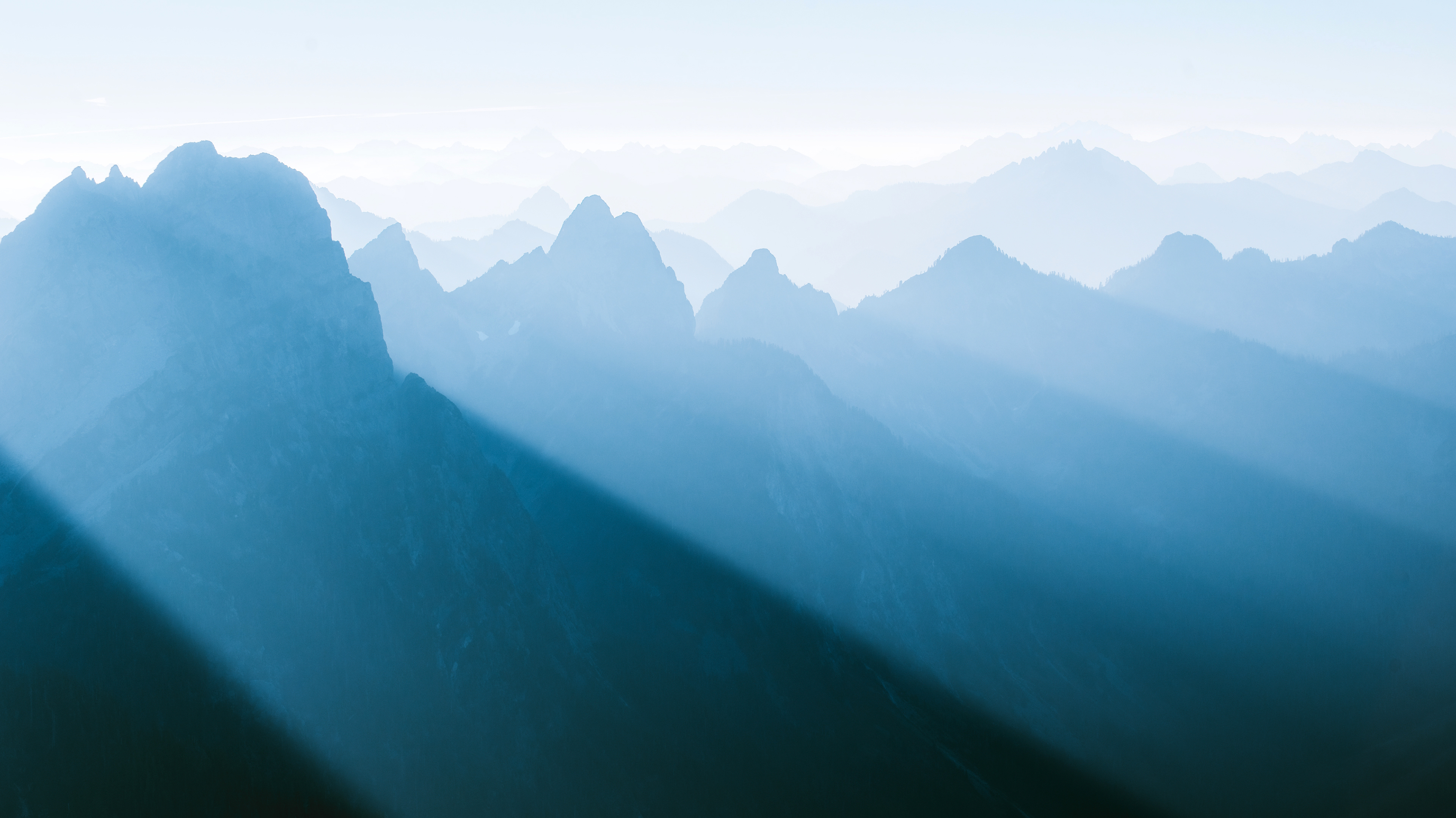 Foggy Mountain Range 4K Wallpapers