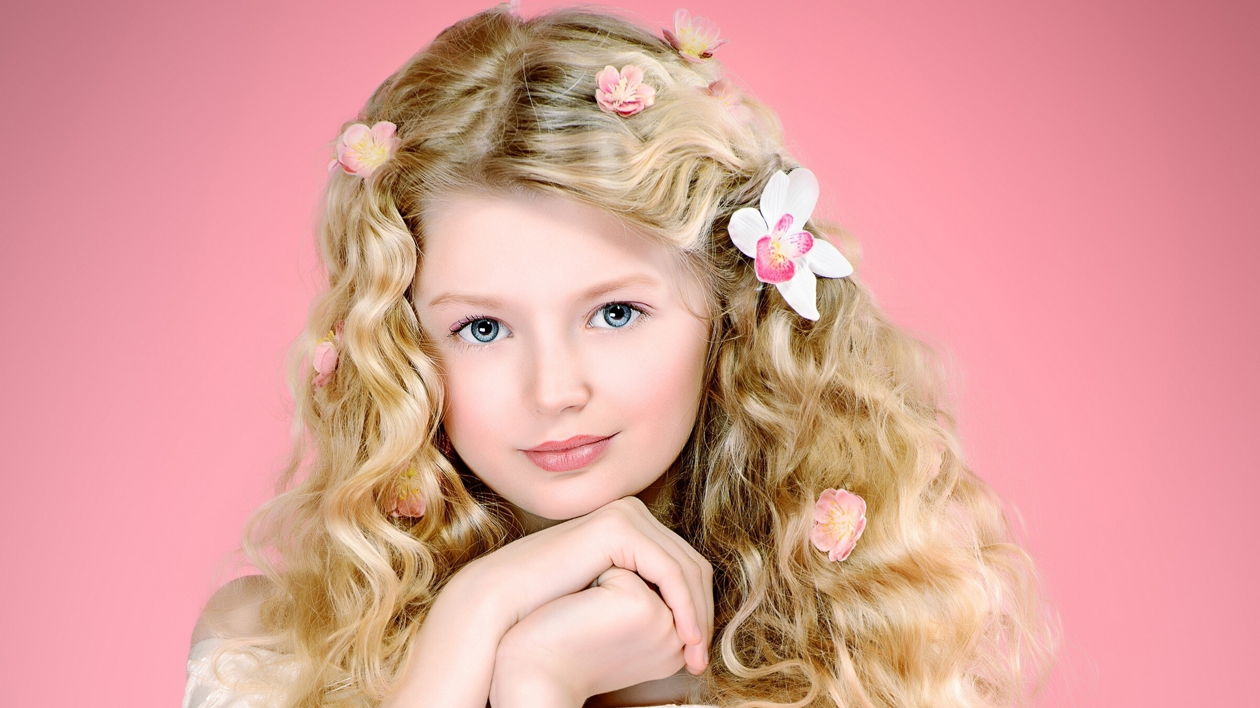 Ash Eyes Little Cute Girl Is Having Flowers On Head In Light Pink Background HD Cute Wallpapers