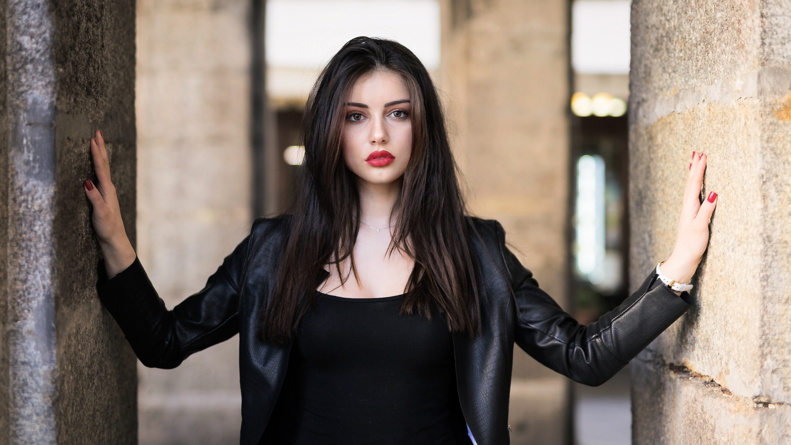 Leather Jacket Wearing Girl Model With Lipstick And Long Hair HD Model Wallpapers