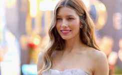 Smiling Jessica Biel Actress With Pink Lips And Blonde Hair HD Jessica Biel Wallpapers
