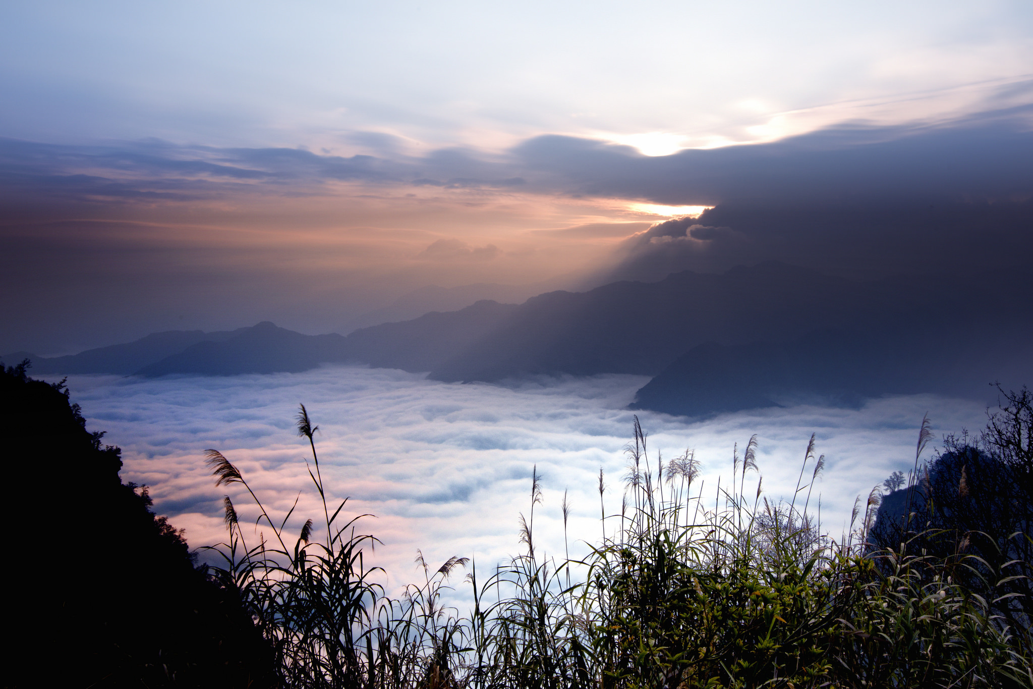 Taiwan Sky Mountains Clouds Grass Fog