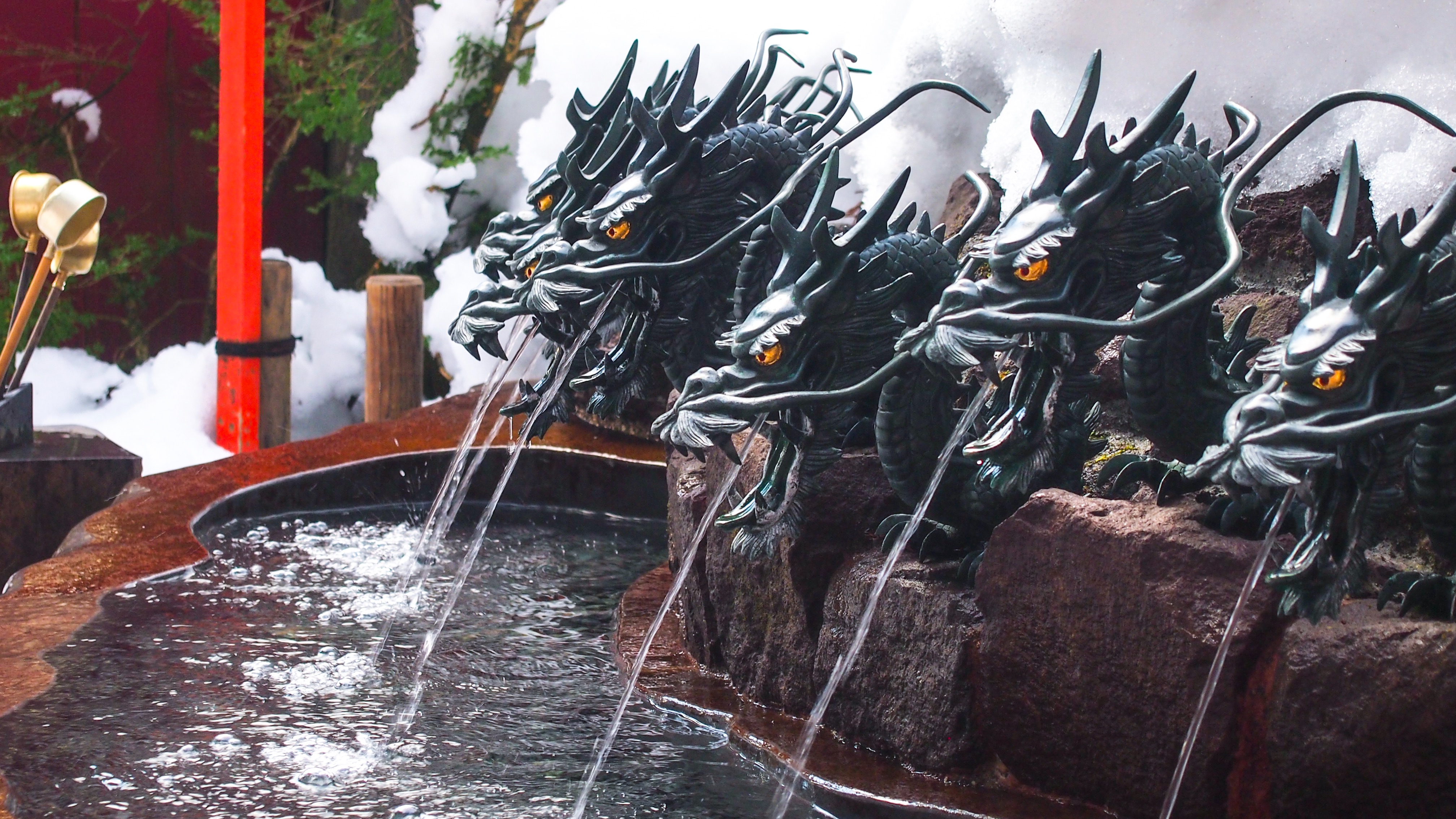 Fountain Dragons Water