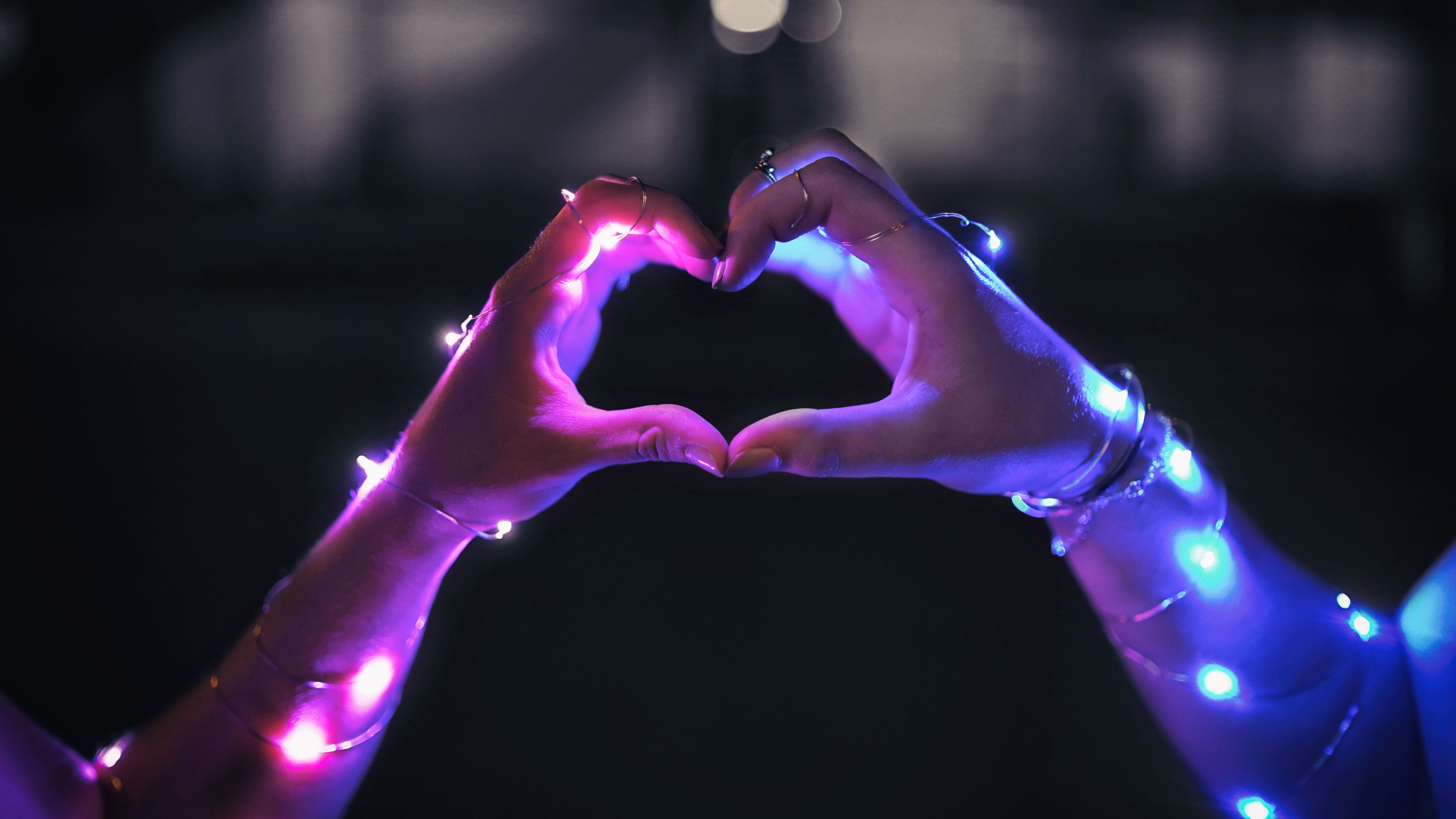 Love heart LED Hands 5K
